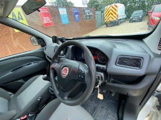 /photos/11353/47d12ca1-9667-4807-8d99-63f67f0f405b_i320x240.jpg