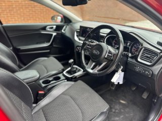 /photos/11353/bf61e2cb-a614-42f4-aacb-7ddf1ea912cf_i320x240.jpg