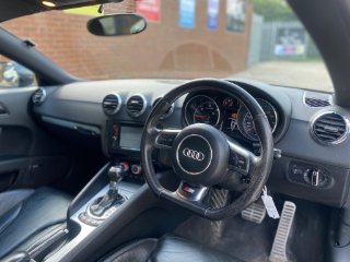 /photos/11353/e14e5566-636a-4d2d-b311-cc34e858cf49_i320x240.jpg